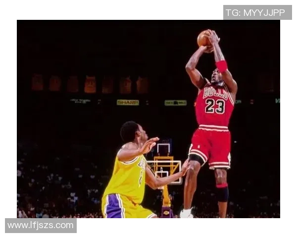 公牛传奇乔丹与湖人巨星科比的巅峰对决与篮球影响力解析